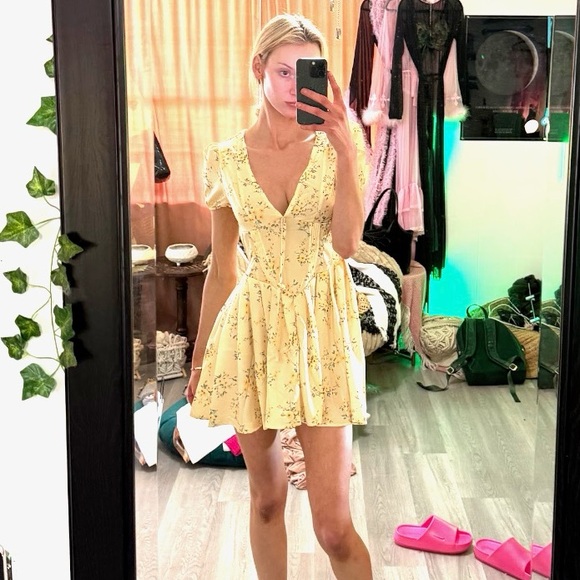 Dresses & Skirts - Yellow Puff Sleeve Mini Sundress with Plunge Neckline